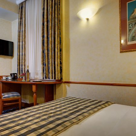 Hotel Amalfi Roma Esterno foto