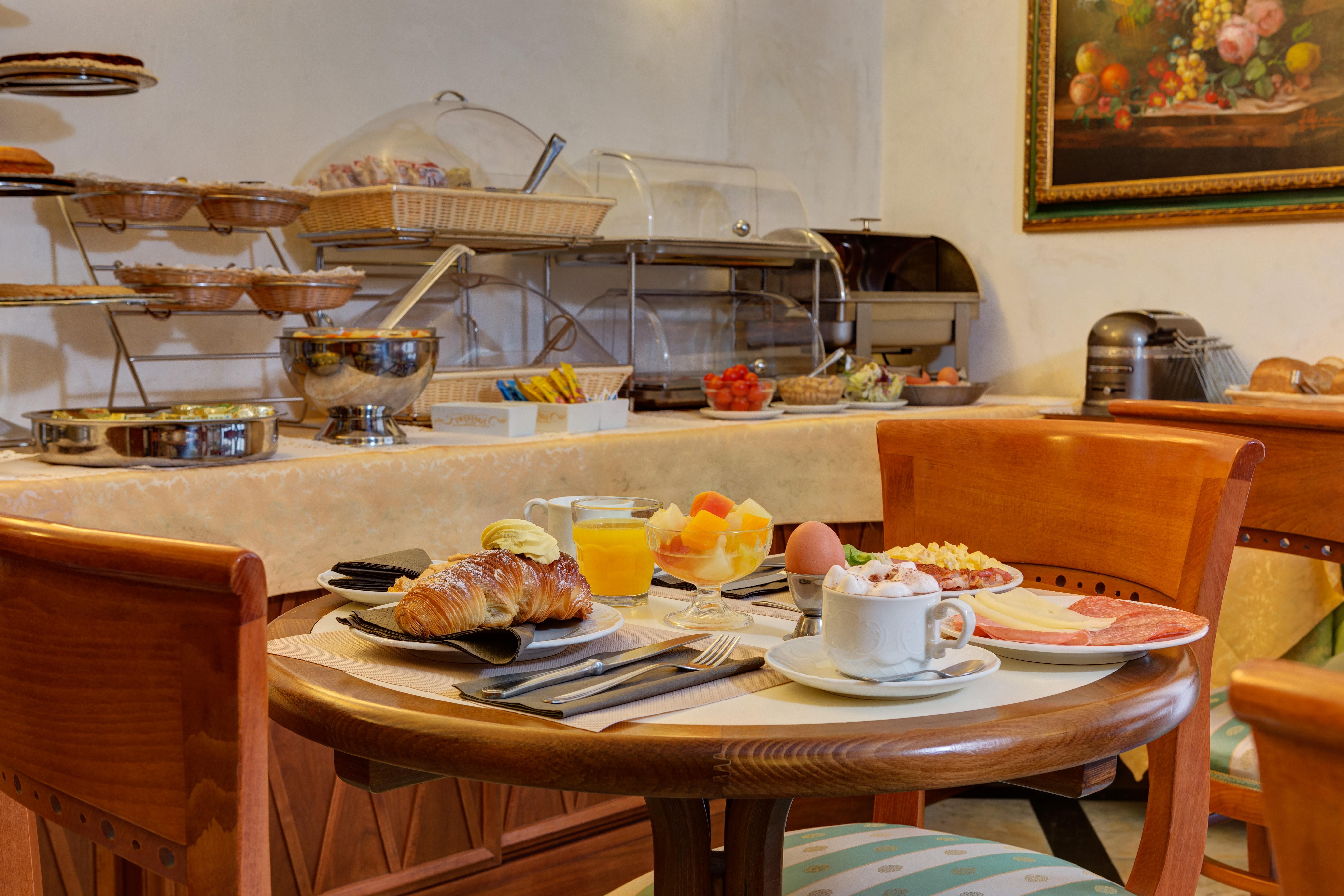Hotel Amalfi Roma Esterno foto