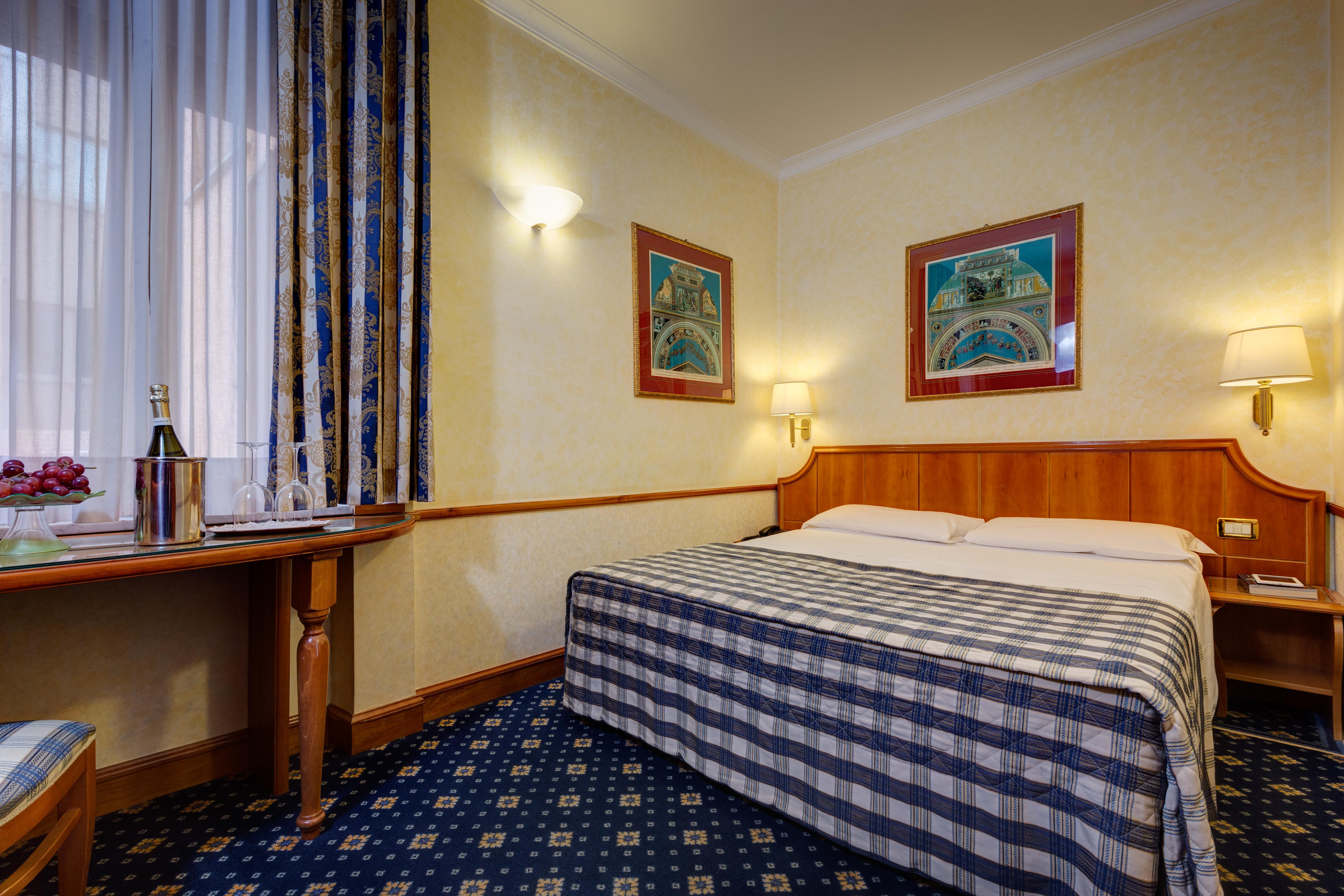 Hotel Amalfi Roma Esterno foto
